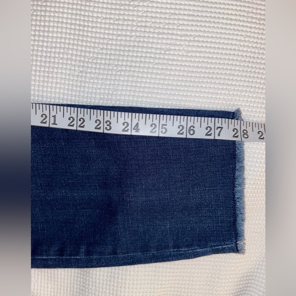 Women’s DKNY medium blue wash stretchy rip raw edge skinny jeans size 28 - Picture 10 of 15